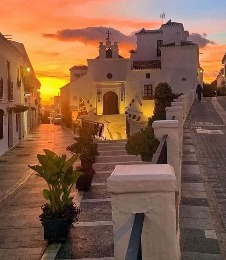 La Casa Del Barrio Guest House Mijas Exterior photo